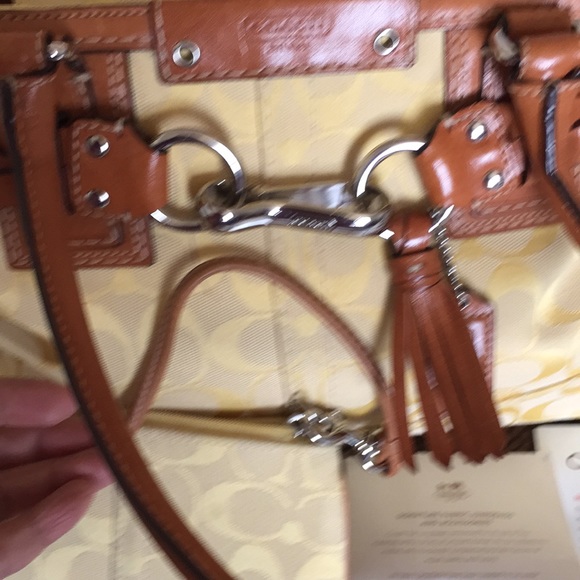 Coach Handbag - Picture 3 of 8